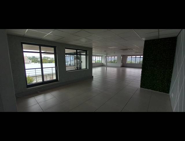 300M² OFFICE TO LET IN EDENBURG